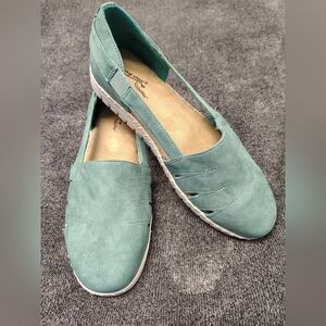 Easy Street Women's Teal Slip-On Flats